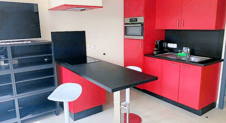 Holiday apartment with patio & garden — photo 3