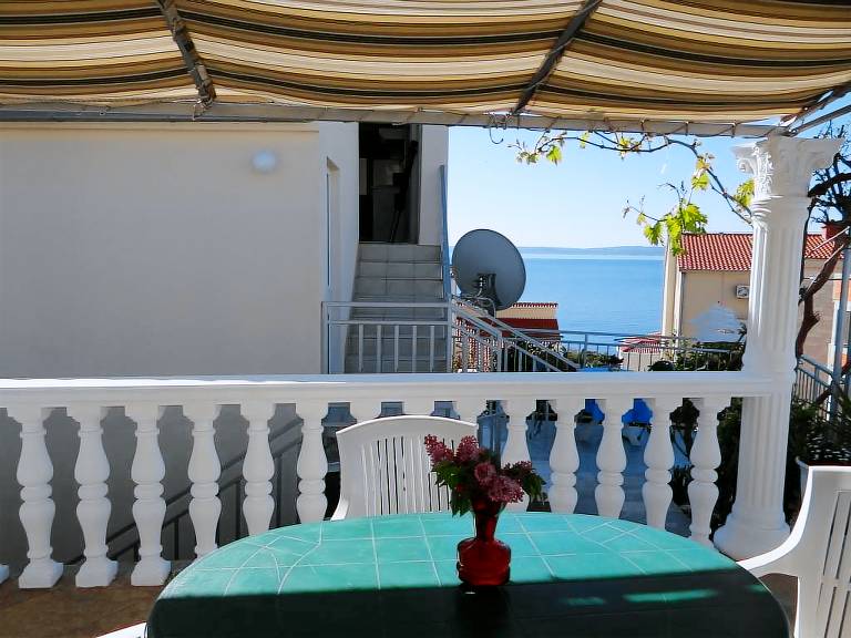 Apartment with barbeque & patio — photo 3