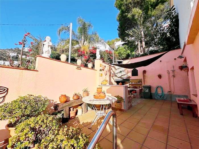 Holiday apartment with patio & barbecue | Sea view — photo 5