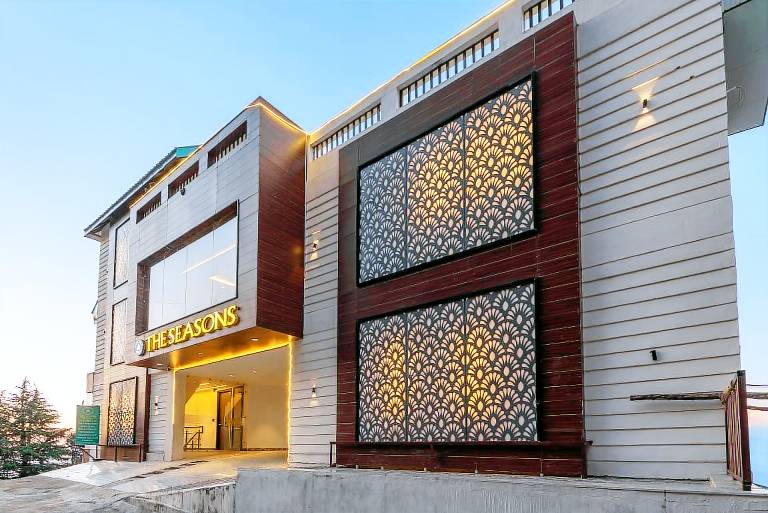 The Seasons Dalhousie Best Valley View & Mountain View AC Hotel in Dalhousie
