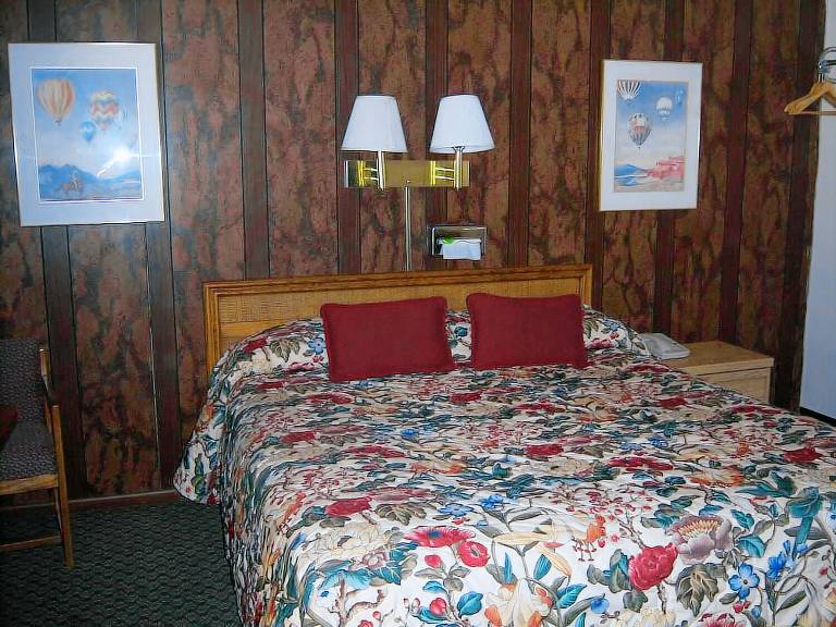 Motel Shasta Lake