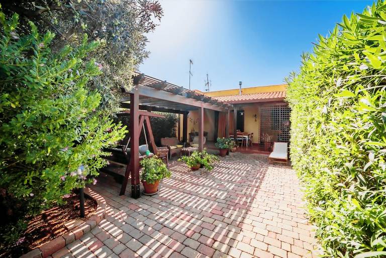 Villa with barbecue & garden | Panoramic view — photo 3