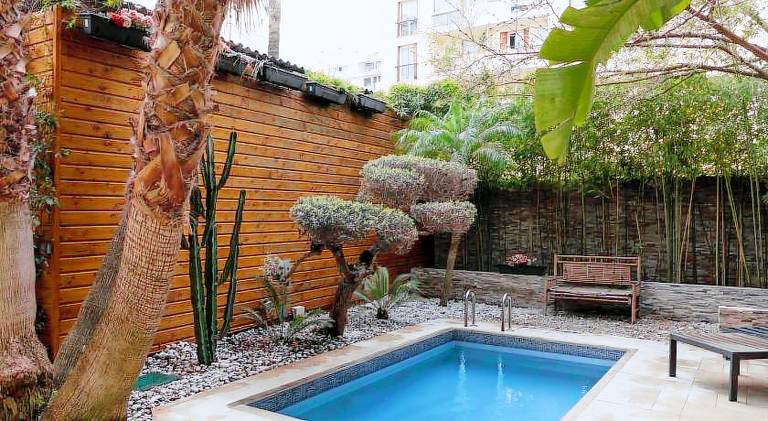Vacation home with terrace, private pool & barbecue | Close to the beach | Pet-friendly in Antibes