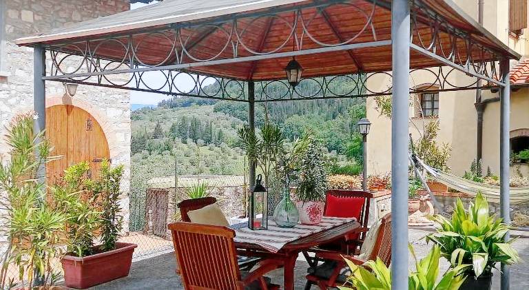 Holiday apartment with 2 rooms for 6 persons in Pontassieve