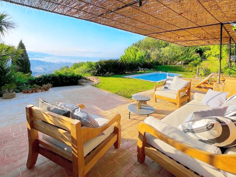 Vacation home with private pool, grill & yard | Nature view — photo 5