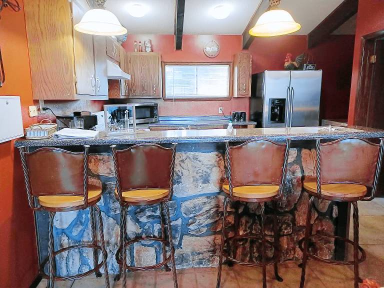 Family-oriented big condo with terrace & pool | Pets are welcome — photo 3