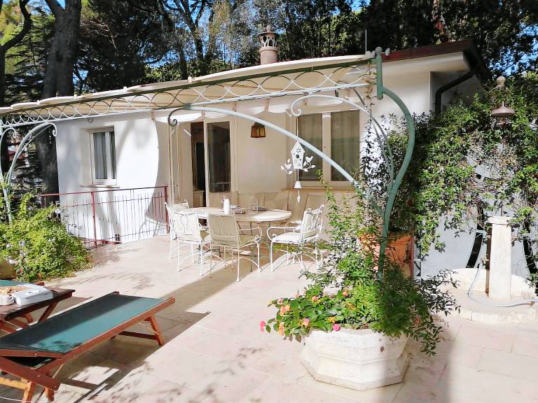 Holiday apartment with grill, yard & patio | Beach nearby | Pet-friendly — photo 2