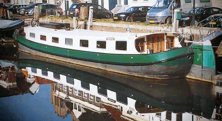 65 m&sup2; Hausboot