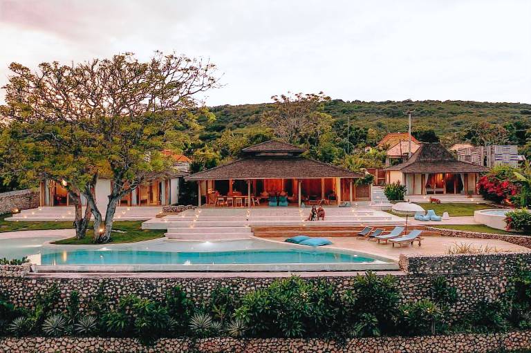 MODERN, LUXURY 5 BEDROOM, BEACH FRONT 2 POOLS — photo 5