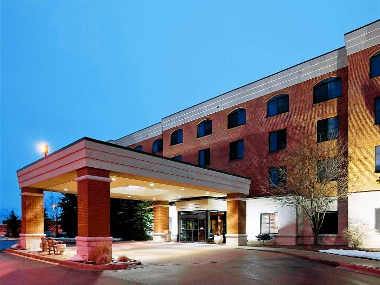 La Quinta Inn & Suites by Wyndham Madison American Center — photo 5