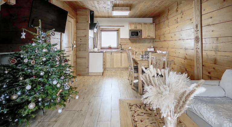 Chalet with jacuzzi — photo 3