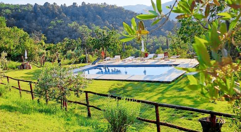 Pleasant vacation home with yard, terrace & barbeque | Pets allowed — photo 3