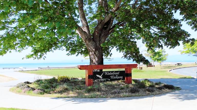 Apartment Qualicum Beach