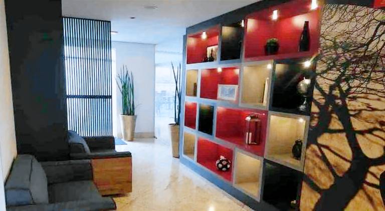 Apartment with pool — photo 4