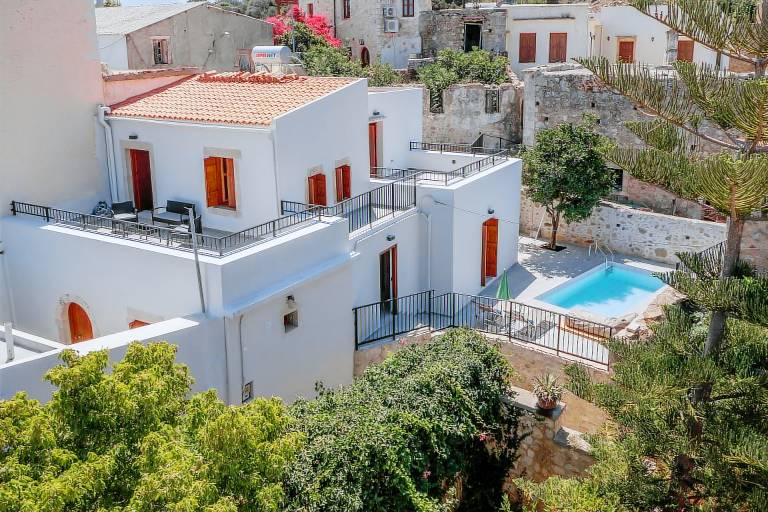 Fully equipped villa with patio, yard & private pool | Dogs allowed in Rethymno