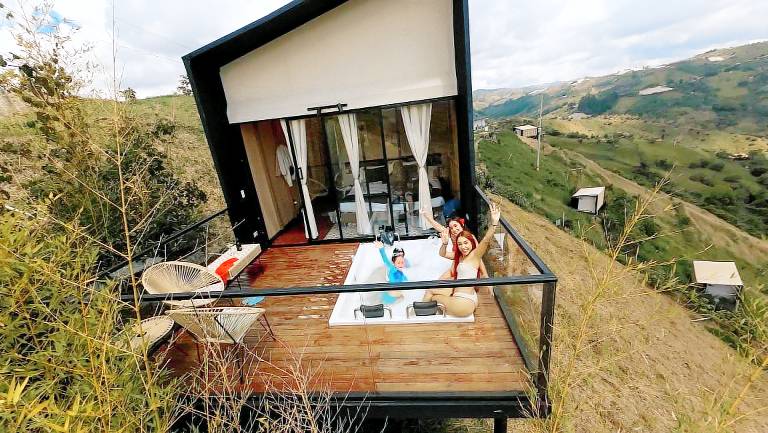 Secluded Cabins with Outdoor Jacuzzi Ideal for a Unique Romantic Escape in Colombia — photo 2