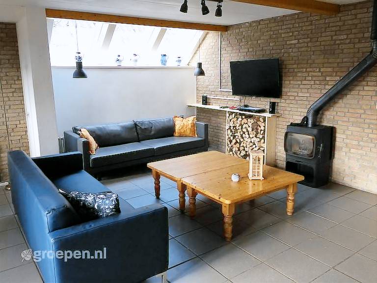 Fully equipped vacation home with patio | Dogs allowed — photo 2