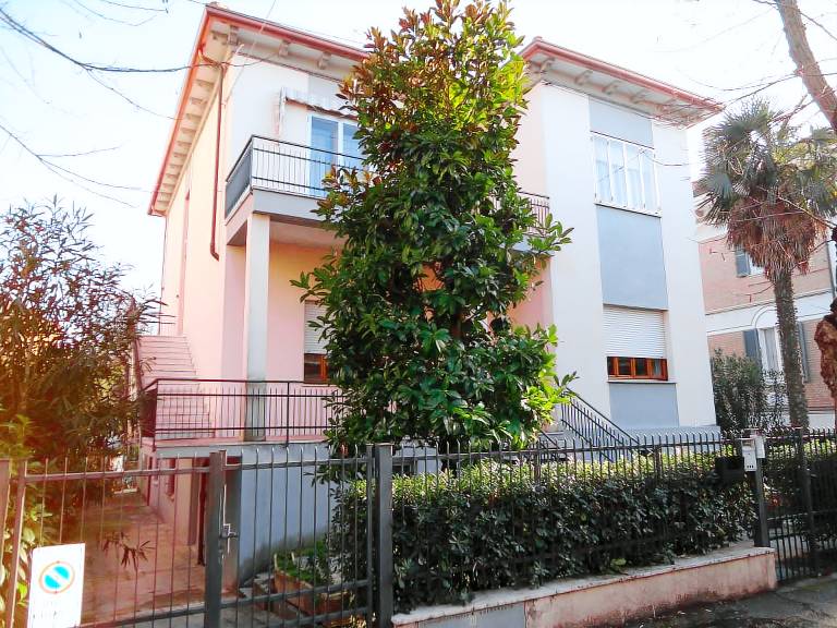 Apartment with garden & BBQ — photo 2