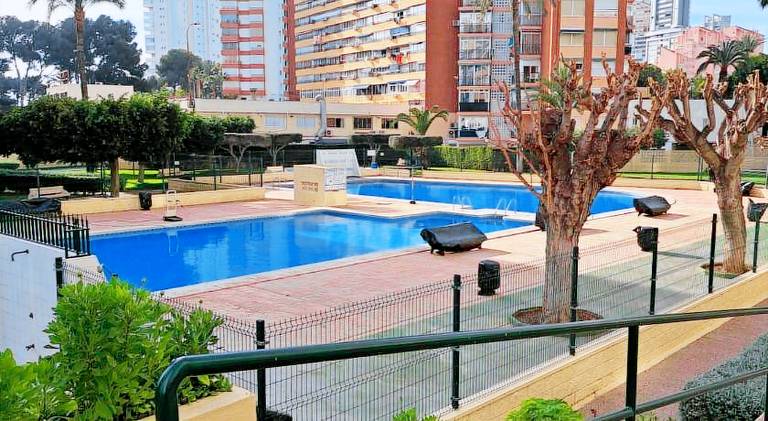 Holiday apartment with private pool, garden & patio — photo 5
