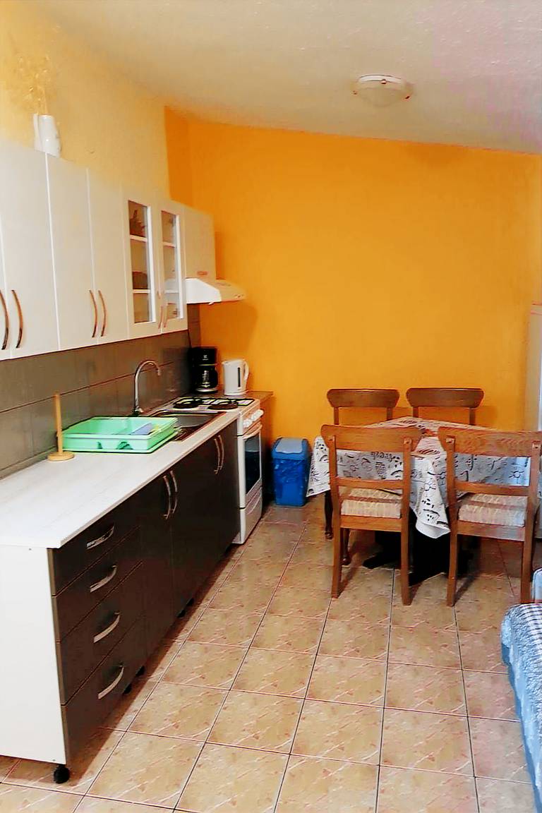 Charming apartment with barbecue, yard & terrace | Mountain view | Next to the beach | Pet-friendly — photo 2