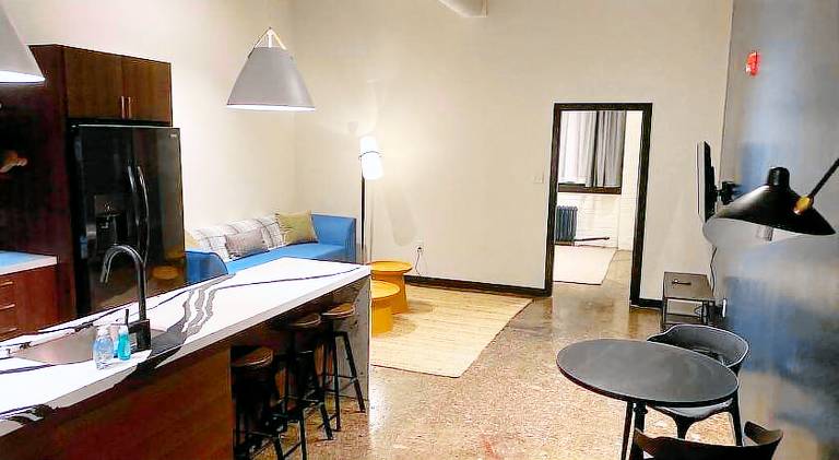 Rental apartment with 1 room for 4 persons in Pittsburg, PA