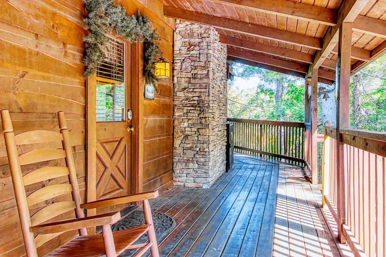 Cabin with private pool — photo 3