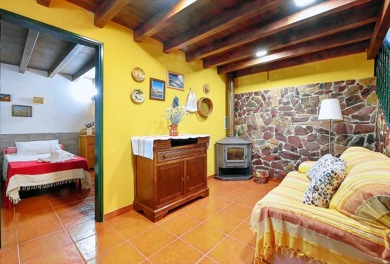 Child-friendly charming vacation home with patio & BBQ | Pets allowed — photo 5