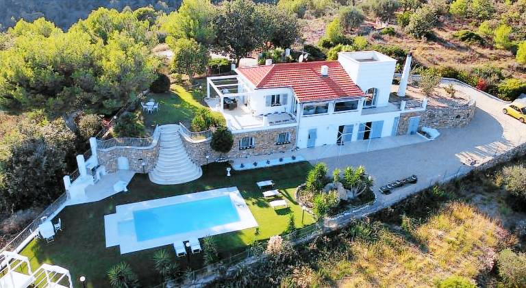 Nice villa with pool | Pets allowed in Diano Marina