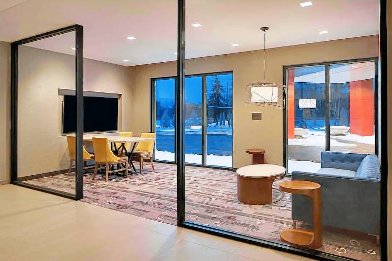 Courtyard by Marriott Oshawa