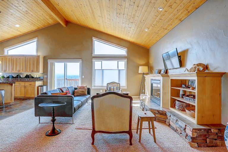 Golden Butte - Stunning & Spacious, Captivating Views, A/C, Foosball — photo 4