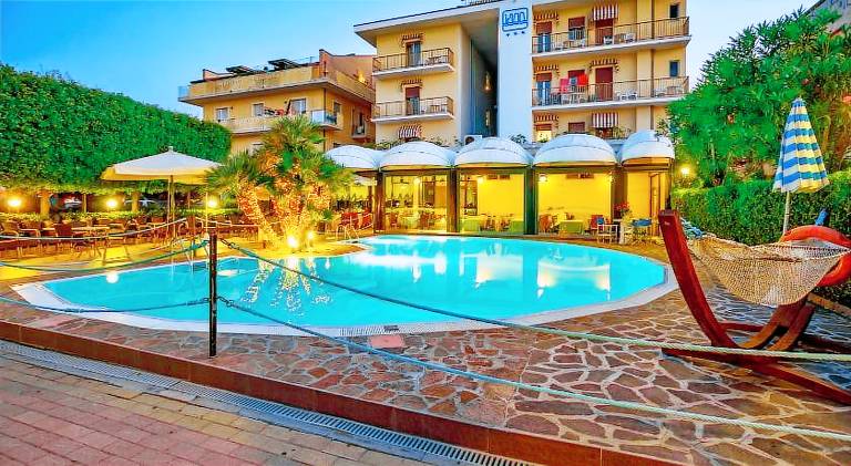 Hotel Miramare - Silvi Marina — photo 3