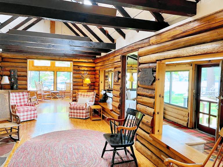Cabin  Southbridge