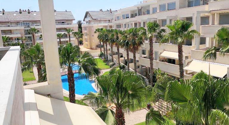 Holiday apartment with patio, pool & sauna — photo 4
