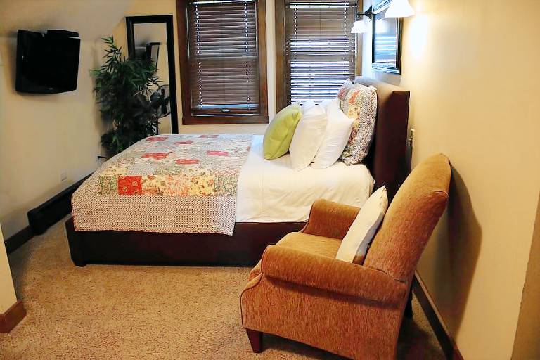 Bed and breakfast  Ames