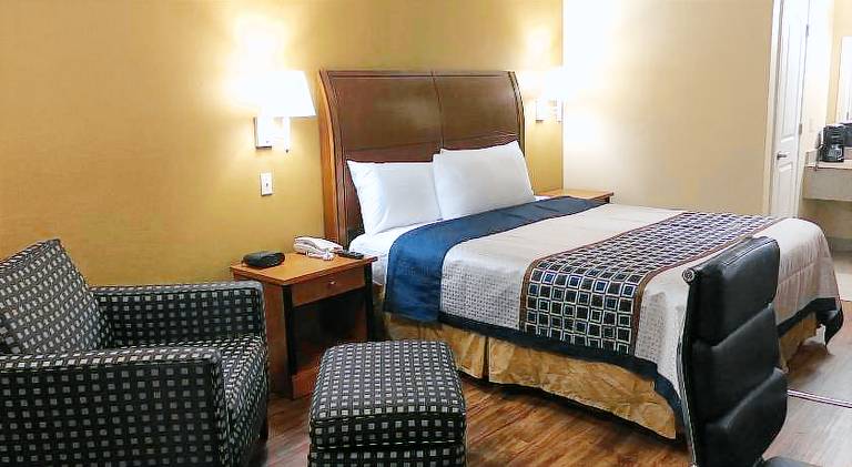 Navasota Inn — photo 2