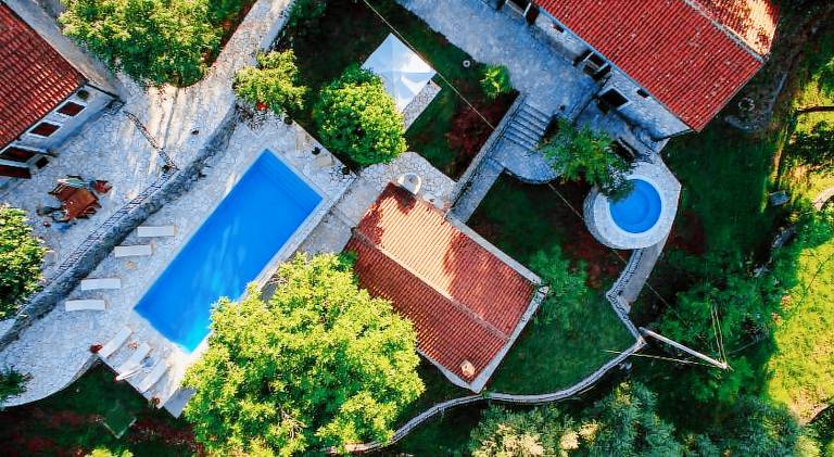 Villa with terrace, barbecue & hot tub | Suitable for remote work | Pet-friendly in Podgorica