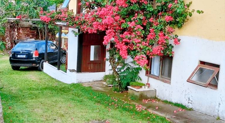 House with 1 room for 8 persons in Imbituba