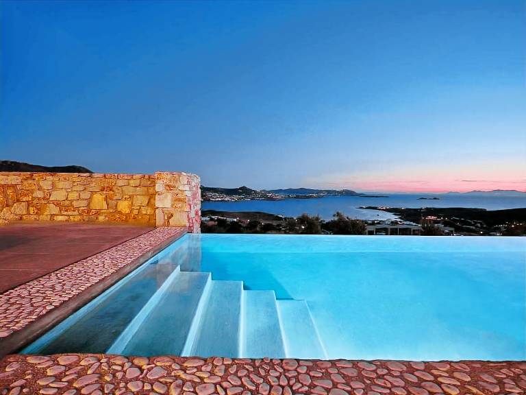 Fully equipped vacation home with private pool & grill | Mountain view | Dogs allowed — photo 3