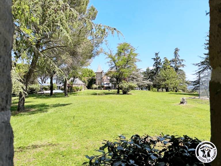 Gite with garden, BBQ & heated pool — photo 2