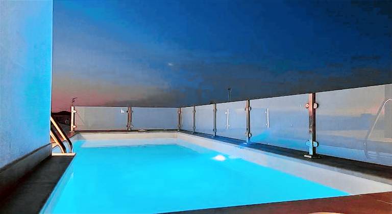Rental apartment with pool & patio — photo 2
