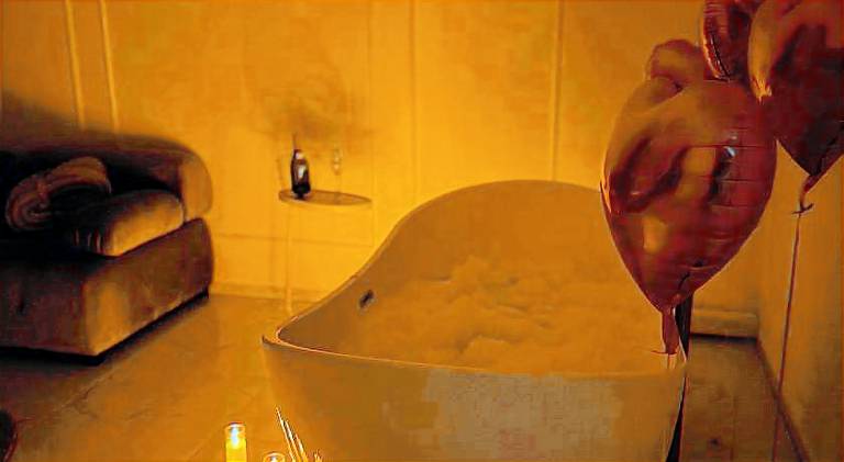 Pleasant apartment with jacuzzi | Pets are welcome — photo 4