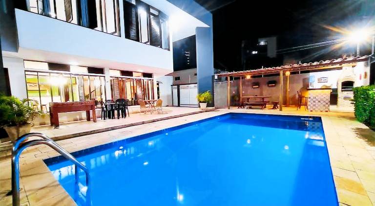 House with pool — photo 4