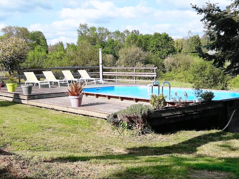Gite with yard, private pool & barbeque | Pets allowed — photo 3