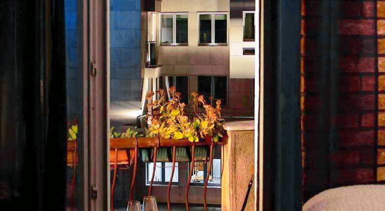 Apartment | Near Republic Square | Perfect for remote work | Pets are welcome — photo 3