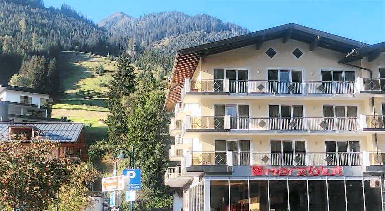 Hotel Herzblut - Joker card included in summer in Saalbach-Hinterglemm