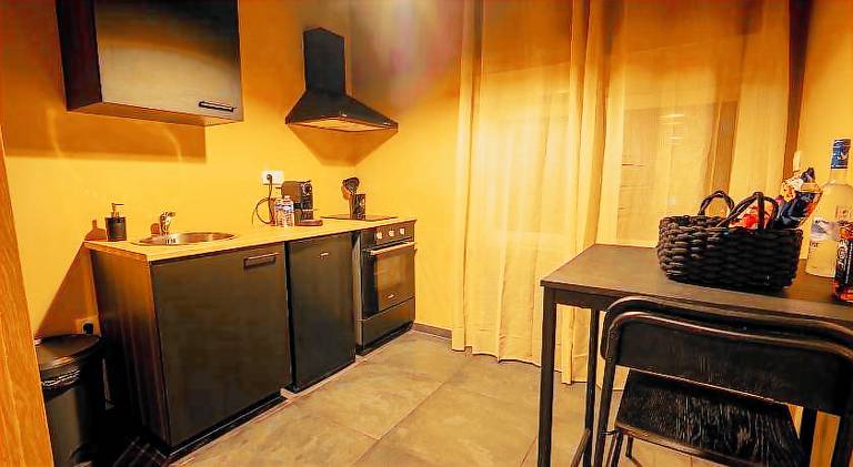 Holiday apartment with jacuzzi — photo 4