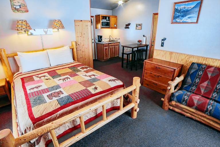 Lazy R Cottages: 7B — photo 4