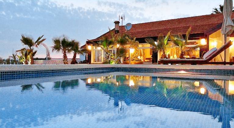 Vacation home with pool & garden in Murcia