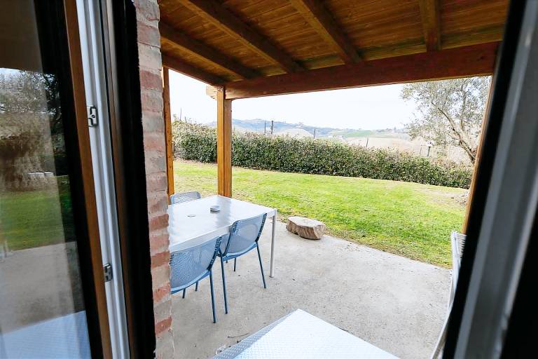Agriturismo Vecchio Gelso: Lavanda - Appartamento Piano terra con veranda e giardino — photo 4