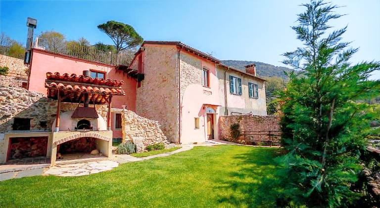 Farm with patio & garden in Finale Ligure
